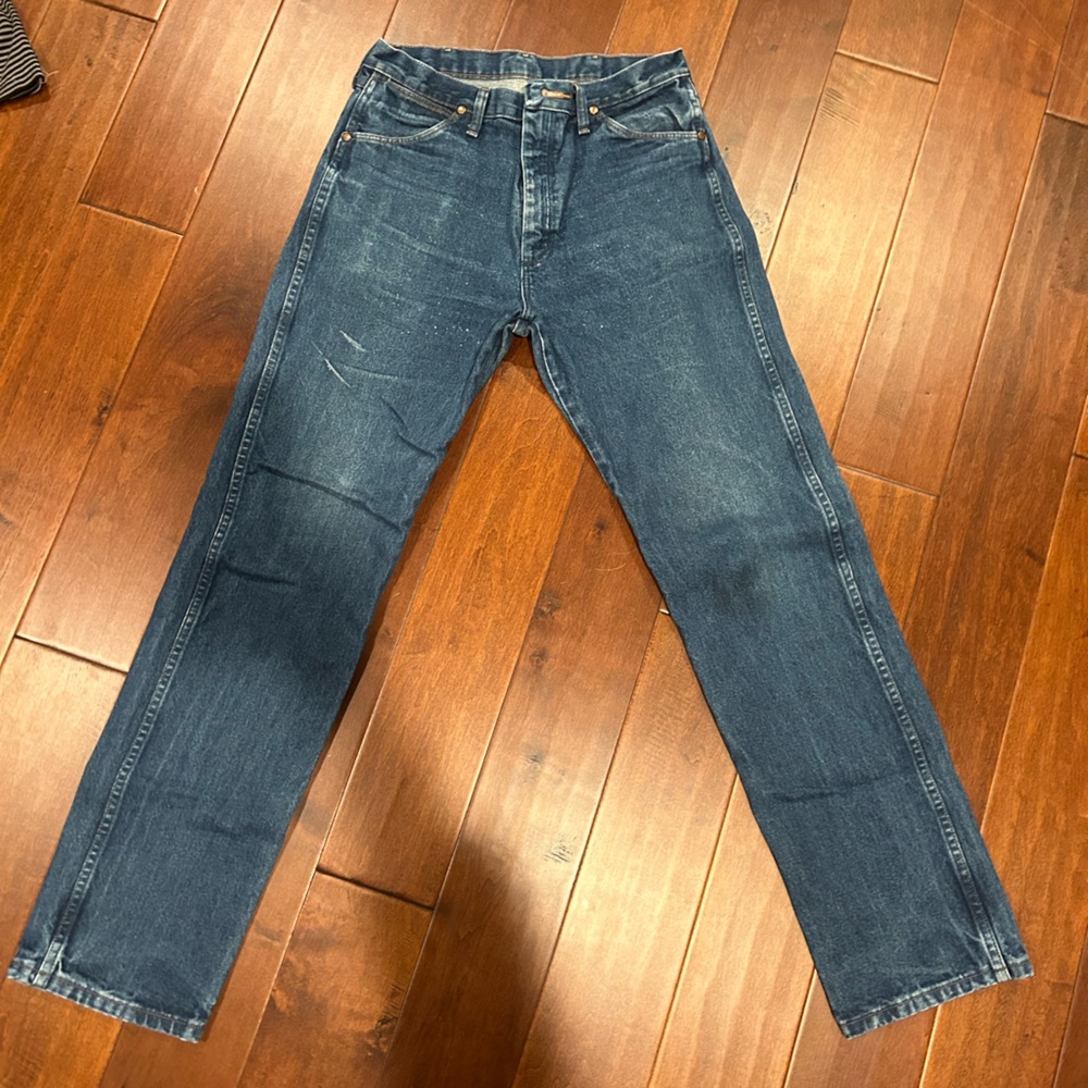 wrangler medium wash jeans